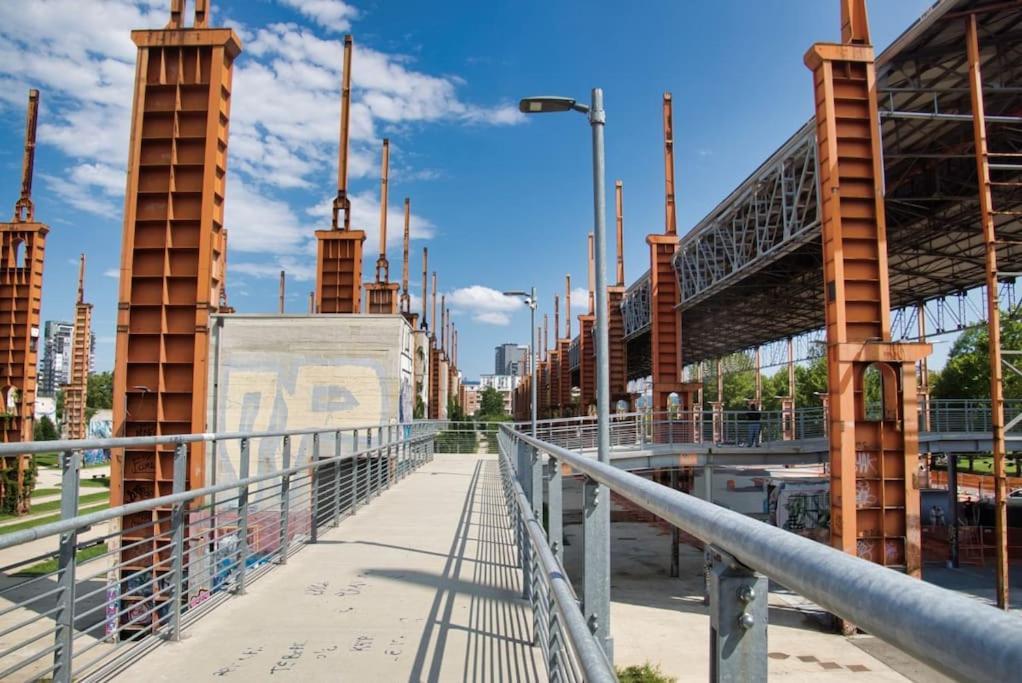 トリノDora Park-Porta Susa Private Parking&Netflixアパートメント エクステリア 写真